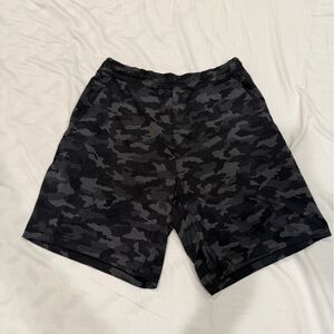 lululemon athletica Black Camo pacebreaker shorts - M - 7”